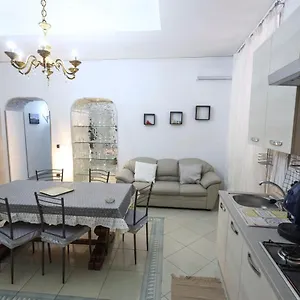https://yasmin-casavacanze.hotels-amalfi.com